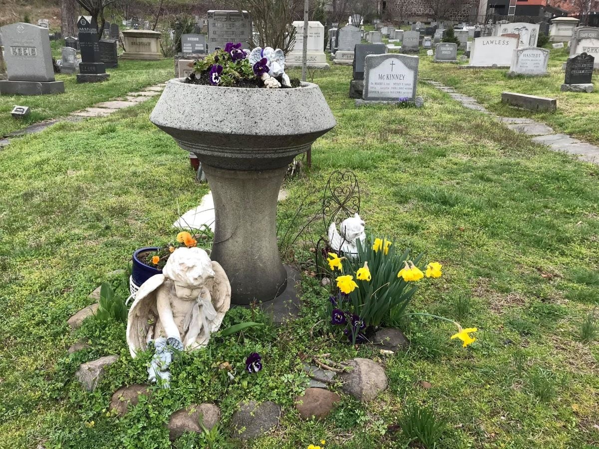 Historic Harsimus and Jersey City Cemetery Offers Free Cremation Niches