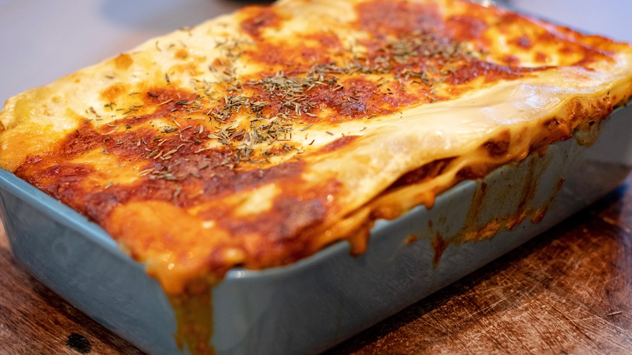 Jersey City Volunteers Bake Lasagna for Neighbors in Need